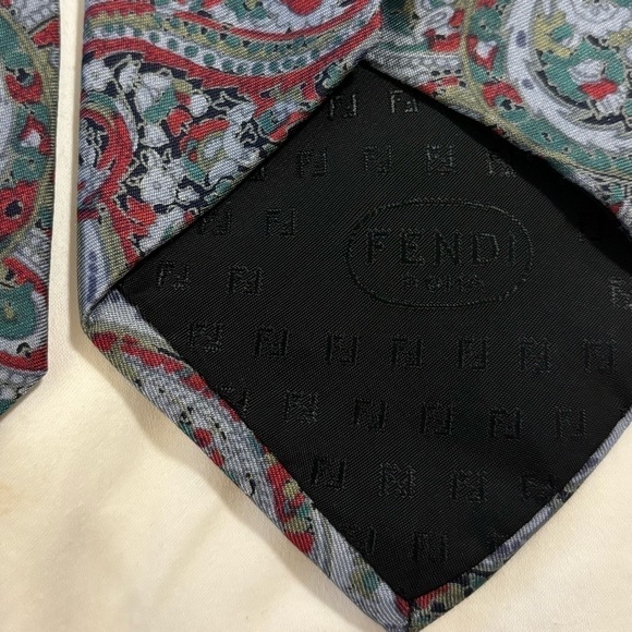 Vintage handmade silk Fendi tie made in Italy - Picture 5 of 9